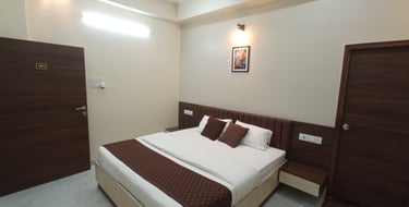 Stay Booking Near by Dashashwamedh Ghat