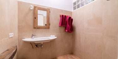 baño privado surfcamp famara