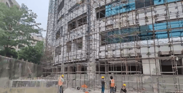 Ststeel framework installation in hospital building.