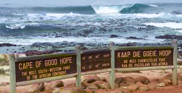 Placa do Cabo da Boa Esperança, África do Sul, marco turístico icônico.