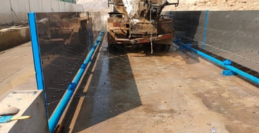 Engineering vehicle washing machine washing channel for trucks, automatic cleaning process