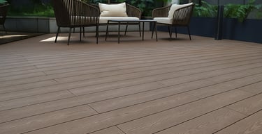 Close up de porcelanato antirresbalante estilo madera (amaderados) en terraza exterior de Zeramiq.