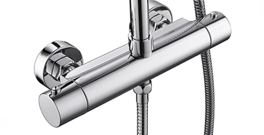 Ducha externa que se instala por fuera de la pared del baño