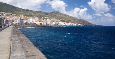 vista do pier proximo ao porto de santa cruz tenerife