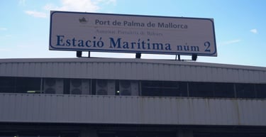 foto do porto maritimo da cidade de palma mallorca