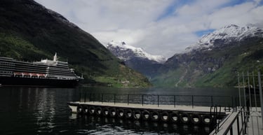 foto chegada no porto de Geiranger