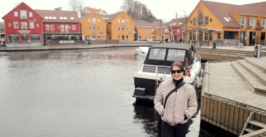 Passeio pela orla de Kristiansand, Noruega — foto da autora na chegada do navio.