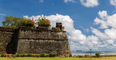 vista da muralha intramuros em manila nas filipinas