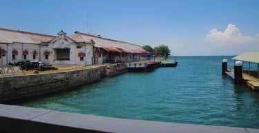 vista do pier em penang na saida do porto