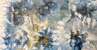 Este cuadro evoca a nebulosas del Universo antes de crear los primeros astros