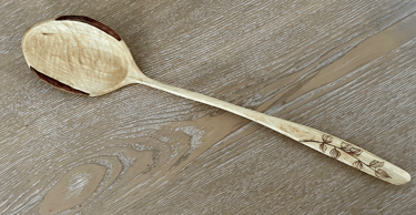 Spoon with floral kolorosing design