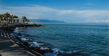 Malecón de Puerto Vallarta, México.