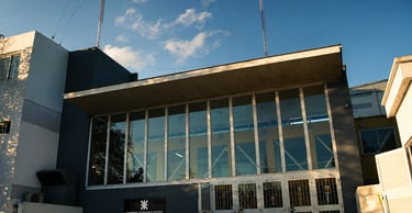 UTN Facultad Regional Avellaneda FRA, Fachada del edificio y dirección