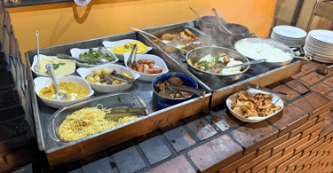 Restaurante com tempeiro mineiro, realçando a culinária de Minas Gerais