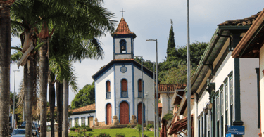 Igreja Histórica no Centro Histórico de Santa Bárbara, Cidade Histórica de Minas Gerais