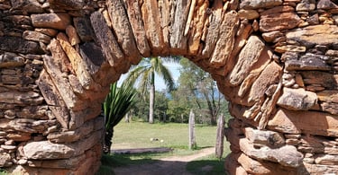 Bicame de Pedra na Cidade Histórica de Catas Altas, Minas Gerais