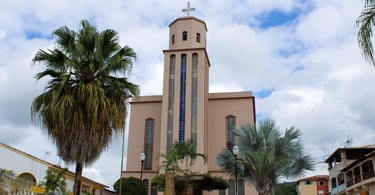 Igreja Matriz no Centro da cidade Morro do Pilar