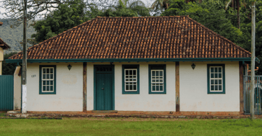 Gruta do Salitre com formação rochosa em Diamantina, ponto turistico em MG