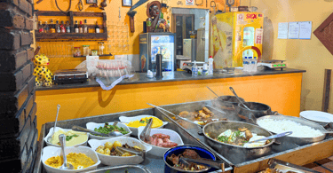 Restaurante com tempeiro mineiro, realçando a culinária de Minas Gerais