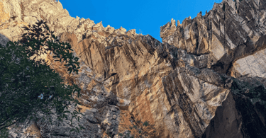 Gruta do Salitre com formação rochosa em Diamantina, ponto turistico em MG