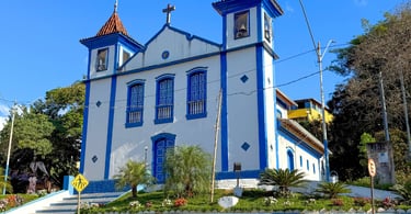 Igreja Matriz no centro turistico de Ipoema, Minas Gerais