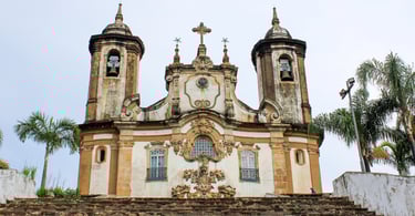 Igreja histórica e com estilo barroco em Ouro Preto, Minas Gerais