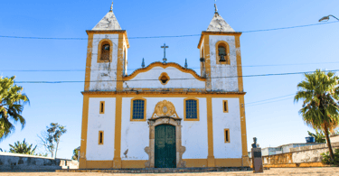 Igreja Matriz de Santo Amaro, construção barroca no centro turistico de Queluzito, MG