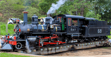 A Maria Fumaça realizando manobra em Tiradentes, Minas Gerais, passeio turistico de trem histórico
