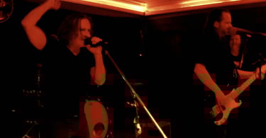 Todd Long sings live with Blind Pony