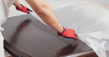 Protección de mobiliario y limpieza garantizada en trabajos de pintura en todo Bilbao.