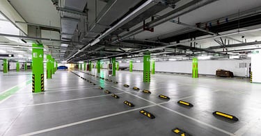 Aplicación de resina epoxi en suelo de garaje comunitario en Barakaldo.