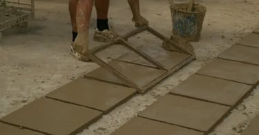 Fabrication-de carreaux en terre cuite