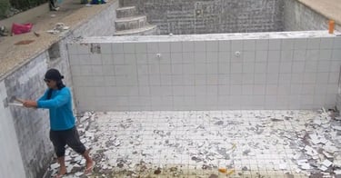 renovasi kolaml renang oleh tim dayanapool