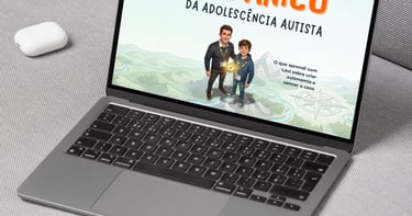 Notebook exibindo o curso Manual Antipânico na tela.