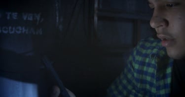 Fotograma de producción de cine con enfoque en narrativa visual
