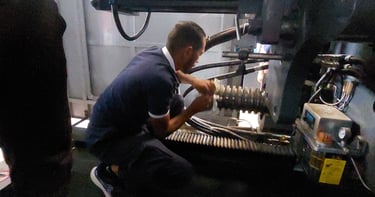 صيانة ماكينات حقن البلاستيك 