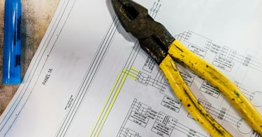 Elektrik projeleri, güvenlik ve verimlilik için titizlikle tasarlanır. antalya