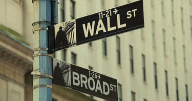 La reducción de los tipos de interés, por la FED, fue seguida de una subida de acciones