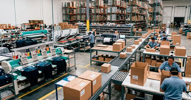 Logística integrada y personalización mejoran operaciones B2B y eficiencia empresarial