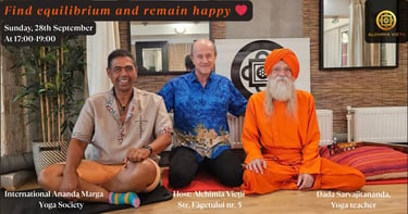 Eugen Mirtz alaturi de reprezentati ai scolii Ananda Marga Yoga School
