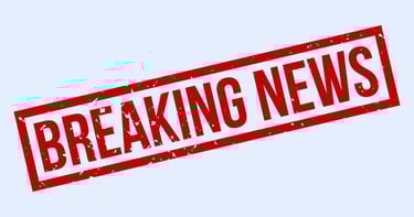 Pile de journaux et magazines représentant les sources médias acceptées par Wikipédia