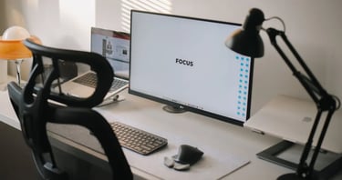 Como montar home office barato e profissional em casa