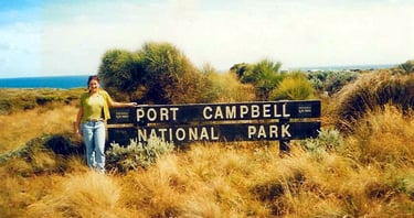 foto da autora na entrada do port campbell national park australia