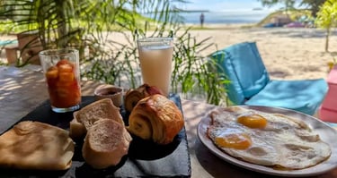 Petit déjeuner à l’Ocean Lodge à la Baie de Sakalava à Diego-Suarez Madagascar