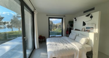 Villa Port Olivier - Villa bord de mer, les pieds dans l'eau, à louer sur l’île grecque de Lesbos