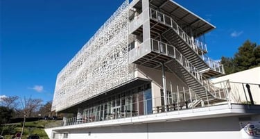 Batiments récents de la faculté de Nîmes; Design, pratique, confort, accès PMR