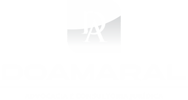 Advogado confiante em foto de estúdio, defesa jurídica ação de busca e apreensão de veículo.