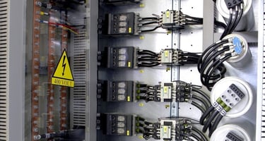 Antalya'da enerji verimliliği sağlayan Zed Elektrik, kompanzasyon sistemleri ile maliyetleri düşürür