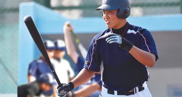 野球合宿で練習に取り組むユニフォーム姿の選手の写真｜堺市のニュースならサカイタイムズ