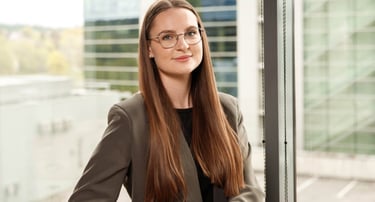 Profesionalūs verslo, linkedin portretai Vilniuje Kaune, dalykinė fotografija, asmeninis įvaizdis studijoje, darbo vietoje